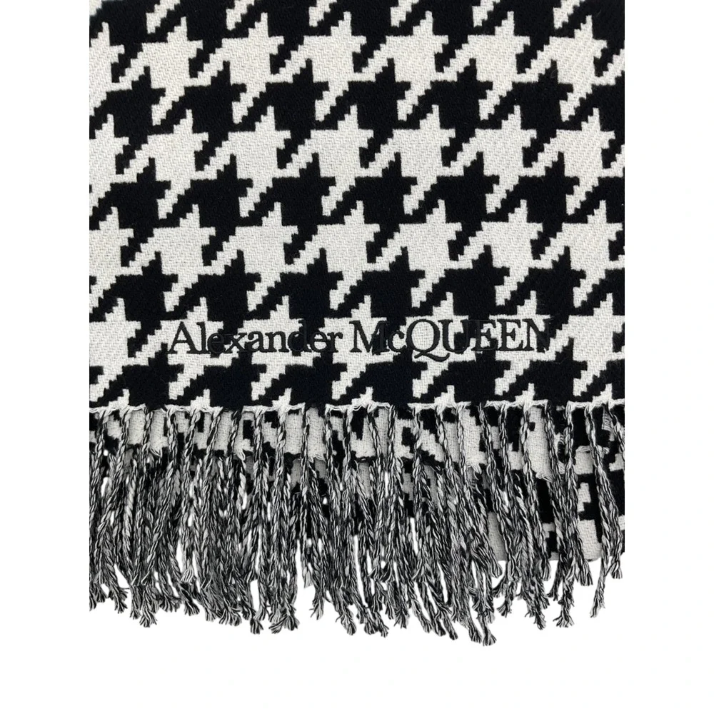 Alexander Mcqueen Fringed Black Houndstooth Scarf